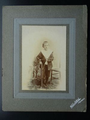 Viktorianisches Foto von JUNGEN UND SEINER GEIGE von Warner Gothard Studio Rochdale