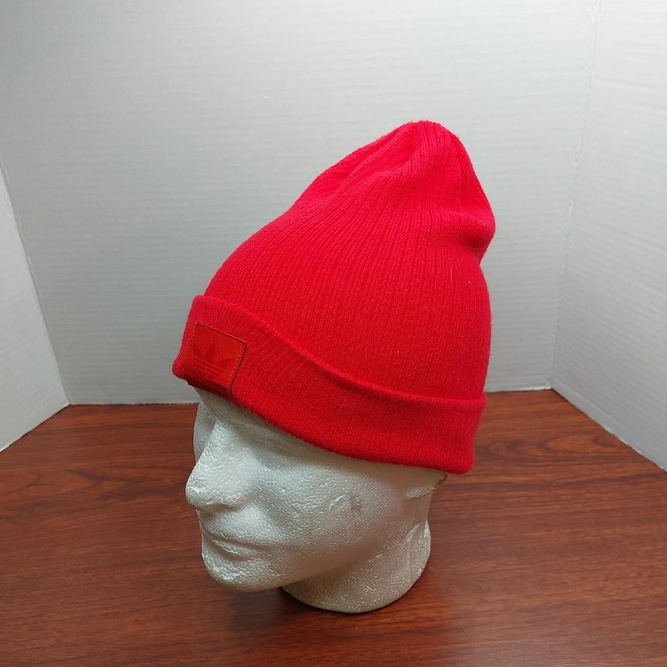 Gorra gorra Adidas roja tejida para mujer Foto 2 de 4