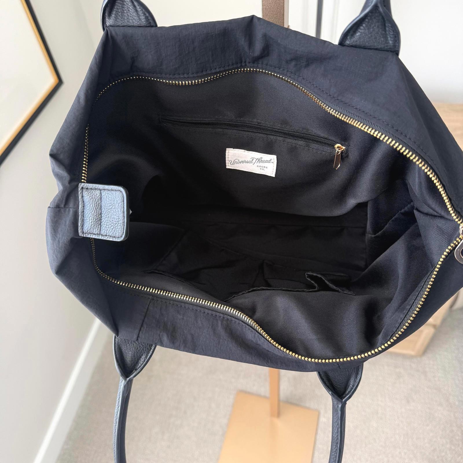 Universal Thread Black Foundational Tote Handbag - image 4
