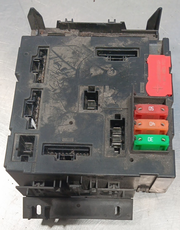 SMART FOR TWO BRABUS 2009 OE BODY CONTROL MODULE FUSE BOX A4515402250/001