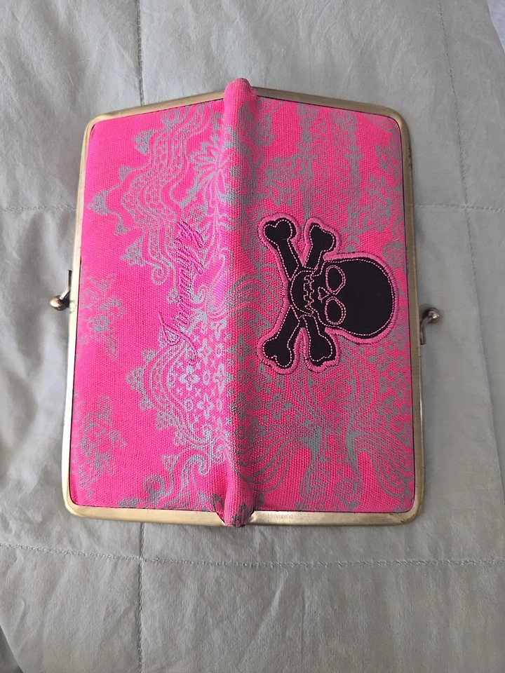 Bolso sin asas/cartera de latón Kisslock rosa calavera y huesos cruzados JimmyZ surf vintage MUY RARO Foto 3 de 4