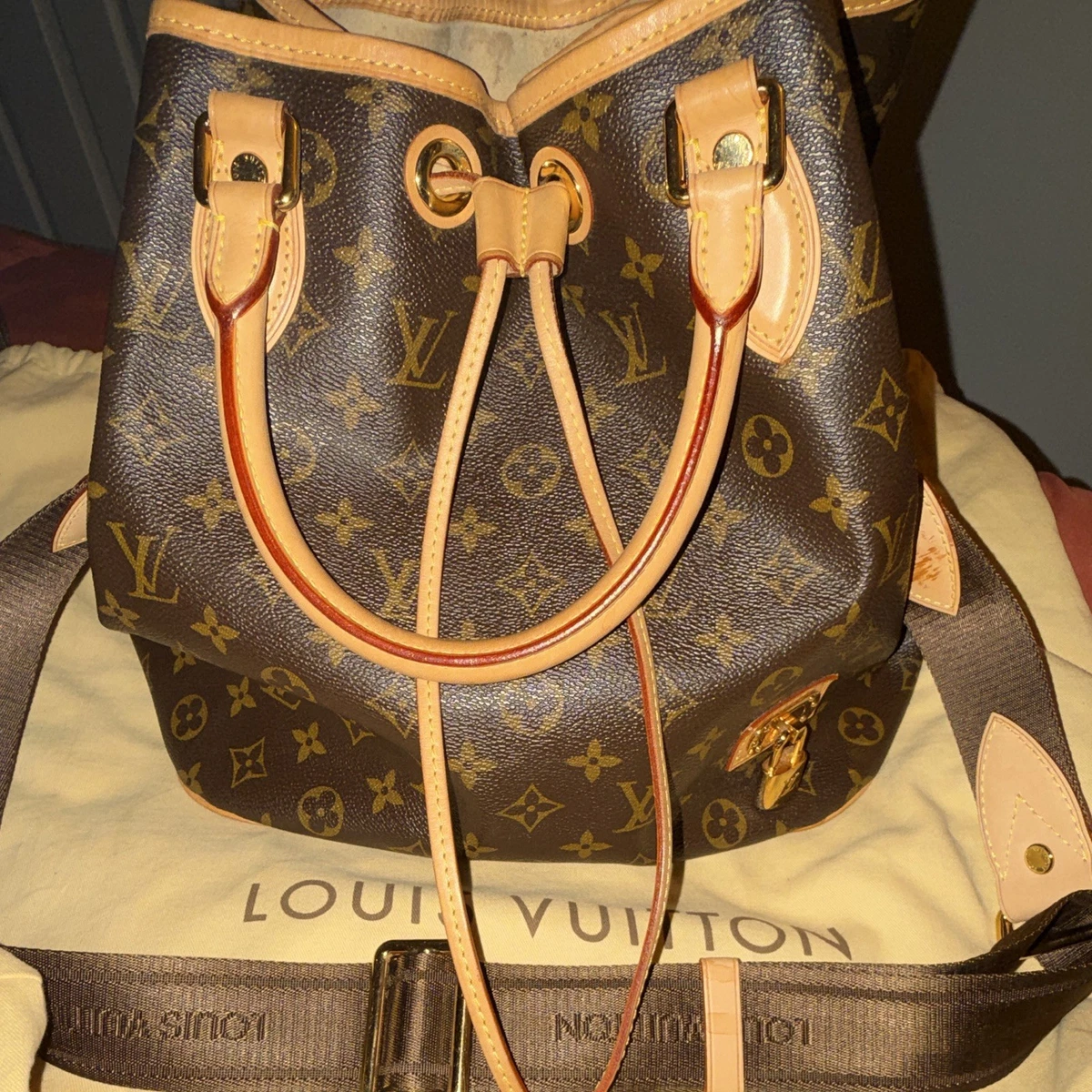 Louis Vuitton Canvas Exterior Bags & Bucket & Drawstring Bag 