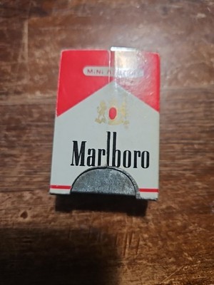  Marlboro Vintage Mini Advertising Ashtray 2- 1/4'' X 1 - 1/2'' When Closed