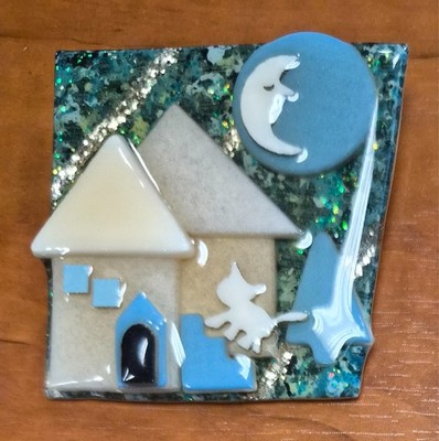 House Pins by Lucinda USA Tan House Glitter Night Sky & Kitty Cat Pin / Brooch