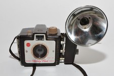 Vintage Kodak Brownie HOLIDAY FLASH Camera with flash, rarer brown bakelite unit
