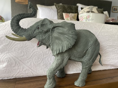 Lot De 9 éléphants Dont CHAP-MEI électronique – Figurines Animaux En Plastique (années 2010)