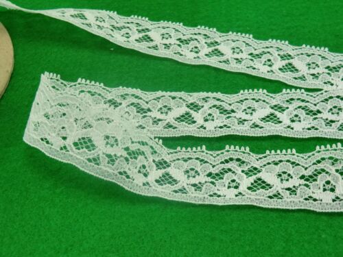 VINTAGE WHITE LACE 30 mm, RIBBON TRIMMING ,WEDDING , SEWING, SCRAPBOOK,BRIDAL  - Picture 1 of 3