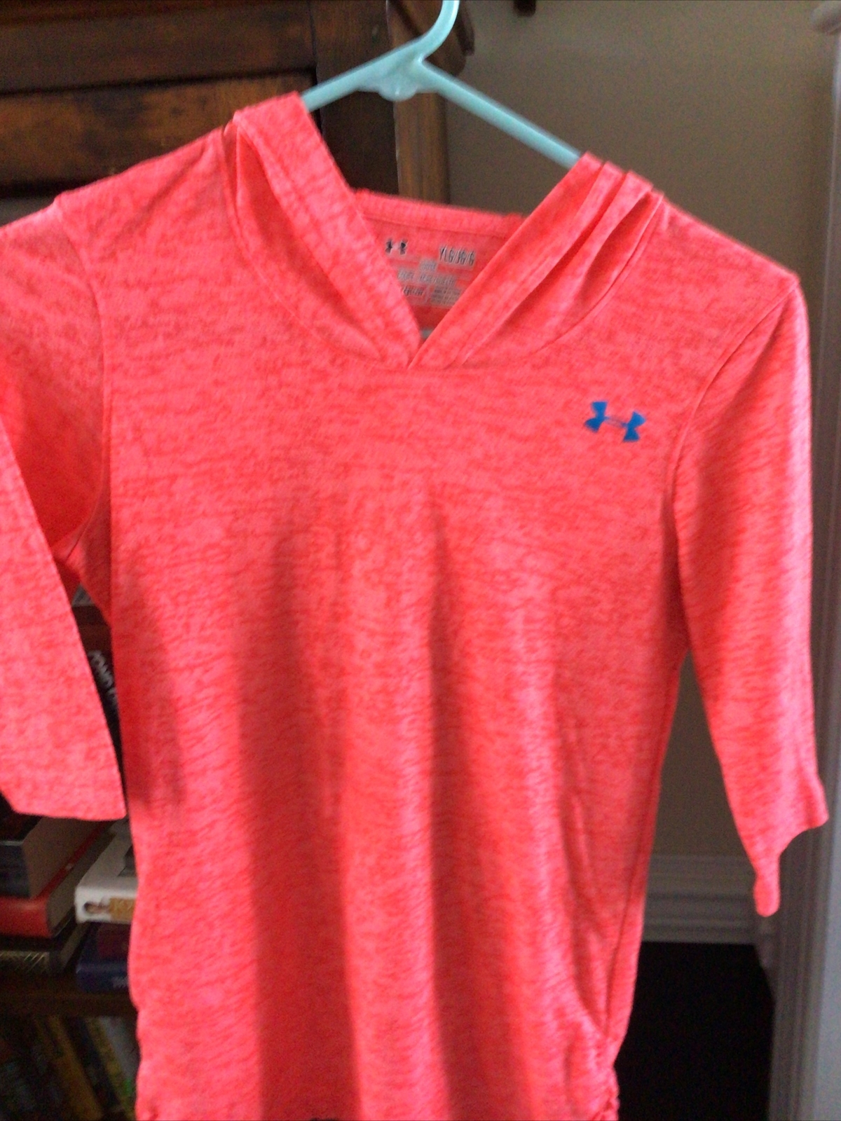 Girls Pink Under Armour Lightweight Hoodie, Youth, Size YLG/JG/G, Lightweight