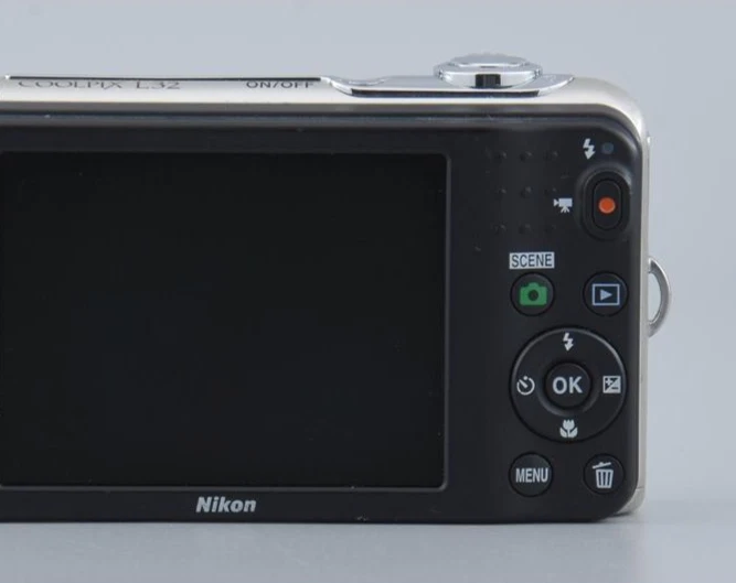 Nikon COOLPIX L32 Silver Compact Digital Camera Body only Tested Rank - B - Image 3 of 4
