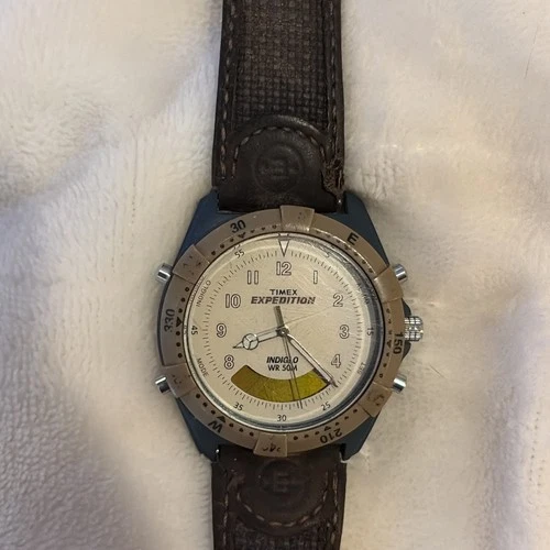 Vintage Timex Expedition-Rare watch 1996. Mercedes logo on small hand.