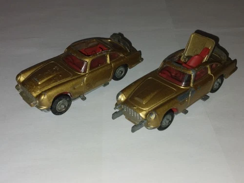 TWO VTG 1960s CORGI No 261 JAMES BOND 007 ASTON MARTIN DB5 MODELS. PARTS/RESTO