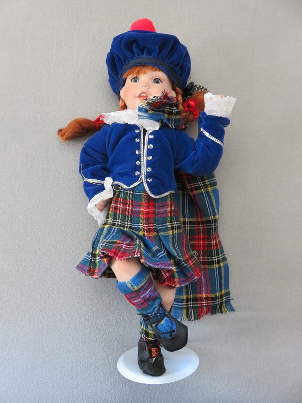 Vintage The Danbury Mint Bonnie By Karen Scott Collectible Porcelain Doll