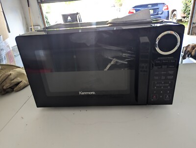 Kenmore 0.9 cu-ft Countertop Microwave Oven Black 900 W With Digital LED Display
