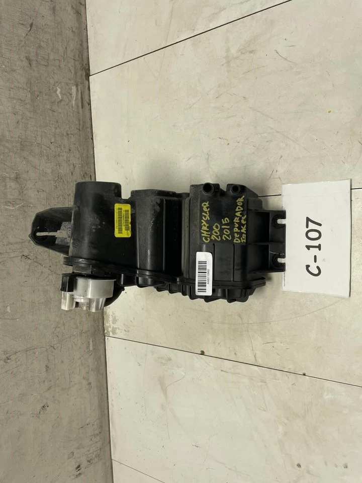 Chrysler 200 2015 bote de vapor de combustible OEM+ Foto 2 de 4