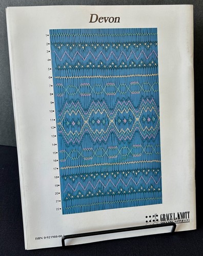 English Smocking by Grace L. Knott 1989 PB Book Patterns Designs Photos Advice - Picture 17 of 17