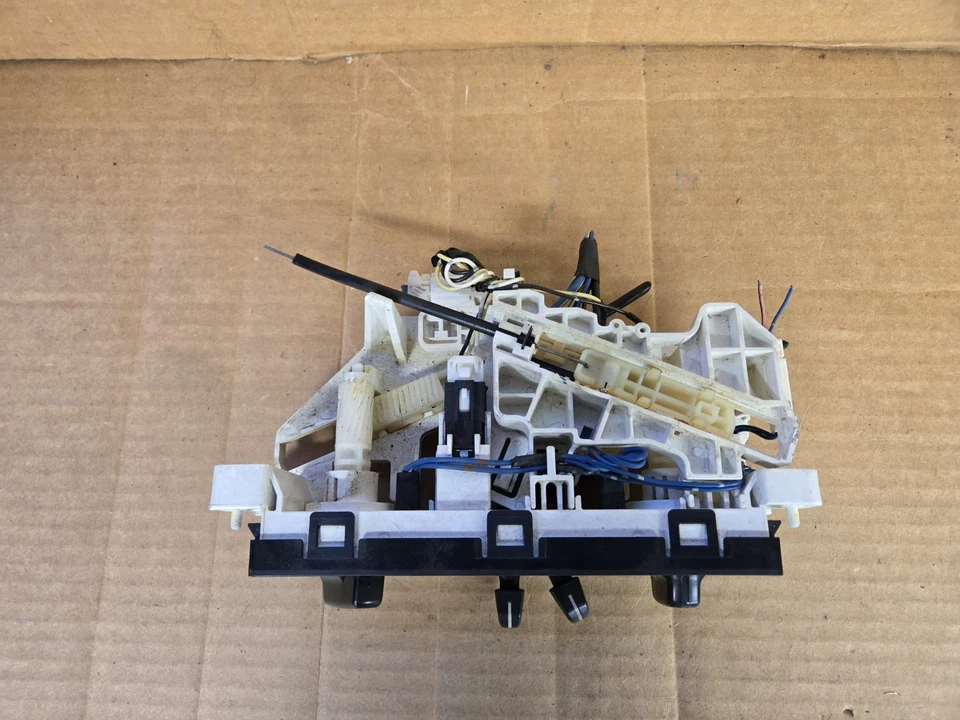 98 99 00 日产 Frontier 温度气候控制空调交流热仪表板 1998 - 2000 — 第 4/4 张图片