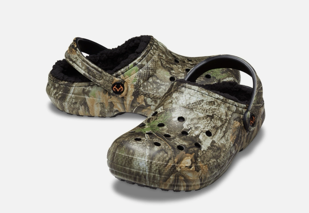 Crocs Realtree APX Lined Classic Camo Clog Men display picture 1