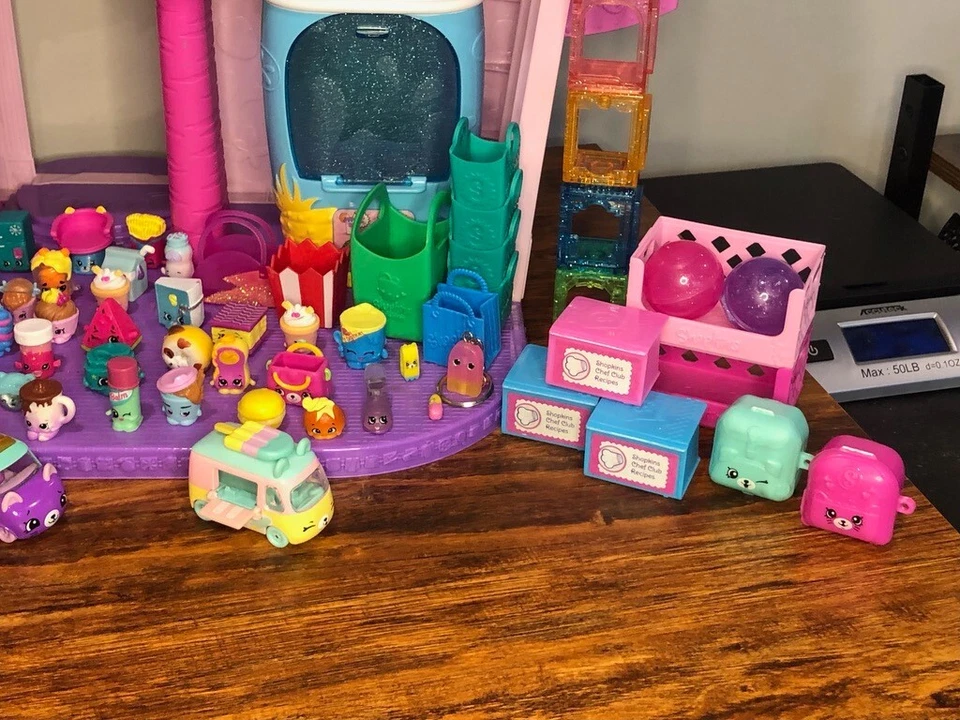 Massive Shopkins Shoppies Supermall Dollhouse Playset with 145 Pcs & Accessories - Image 3 of 4