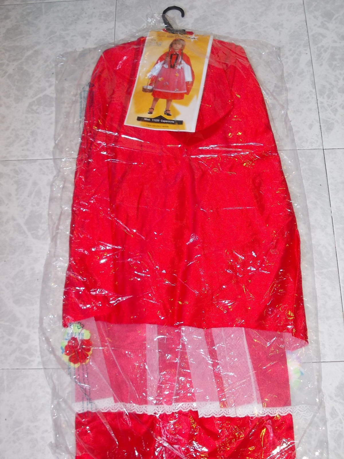 Disfraz de caperucita. Talla 12 años.