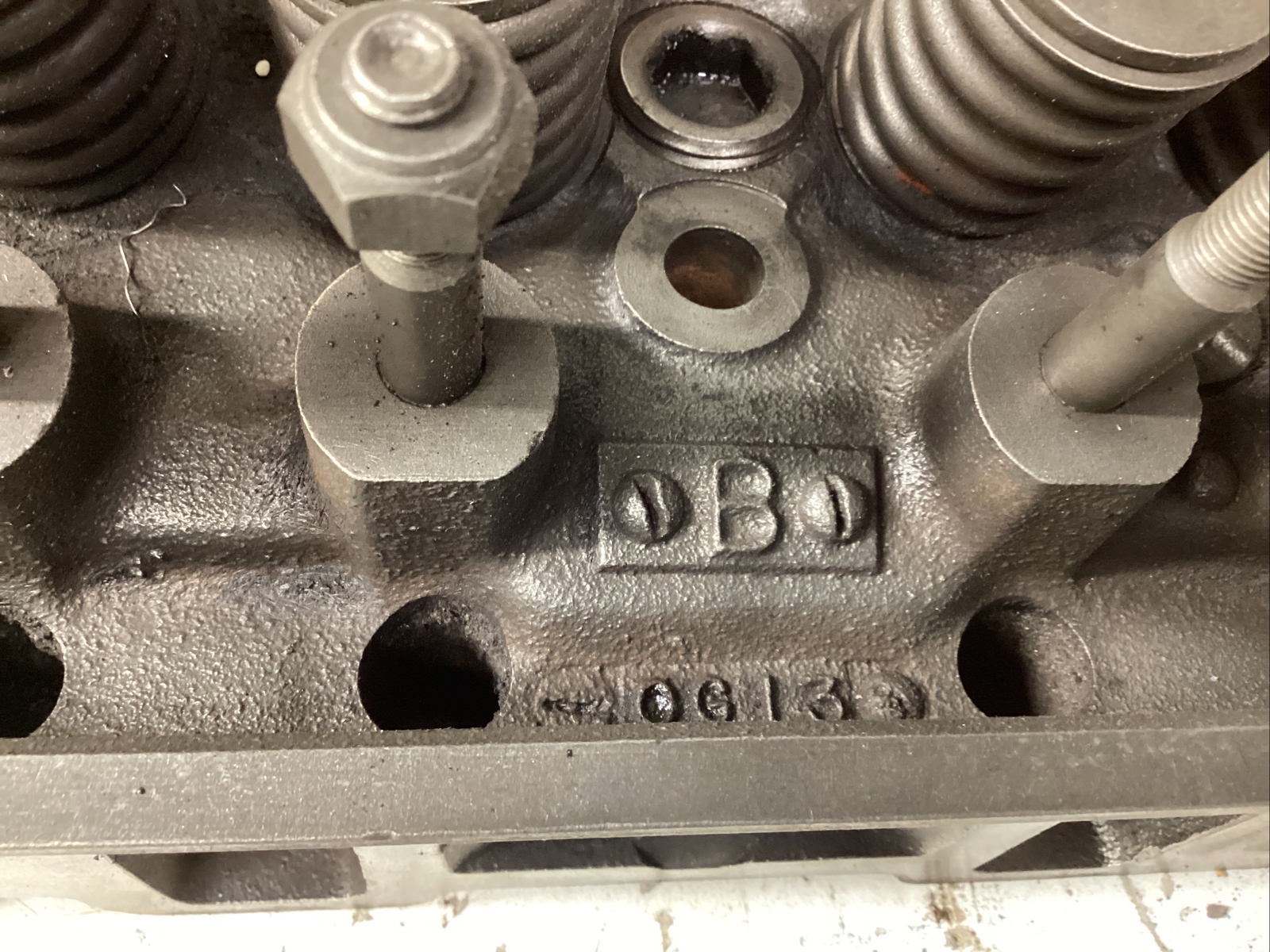 1970 FORD 302 CYLINDER HEAD SET D0OEB DATE 0G16 / 0G13 eBay