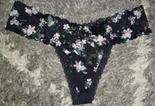 NeW Vs all over lace thong new small black Floral