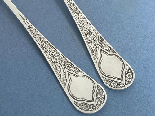 STUNNING BOXED PAIR ANTIQUE VICTORIAN ORNATE SOLID SILVER BERRY SPOONS SHEF 1894 - Picture 8 of 16
