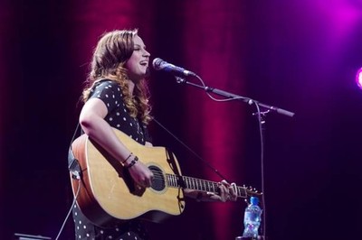 Amy Macdonald life to pay tribute to Claube Nobs on February 8 201- Old Photo 3