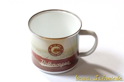 Emaille Kaffeetasse ''Volkswagen On The Road'' - Retro Tasse Becher Trinkbecher VW
