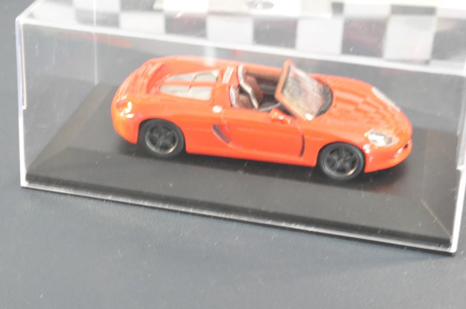 1/43 PORSCHE CARRERA GT 2001 SCHUCO - Immagine 3 di 3
