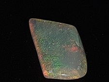 OPALO AUSTRALIANO NATURAL, WHITE OPAL FROM COOBER PEDY 1,055CTS MULTICOLOR