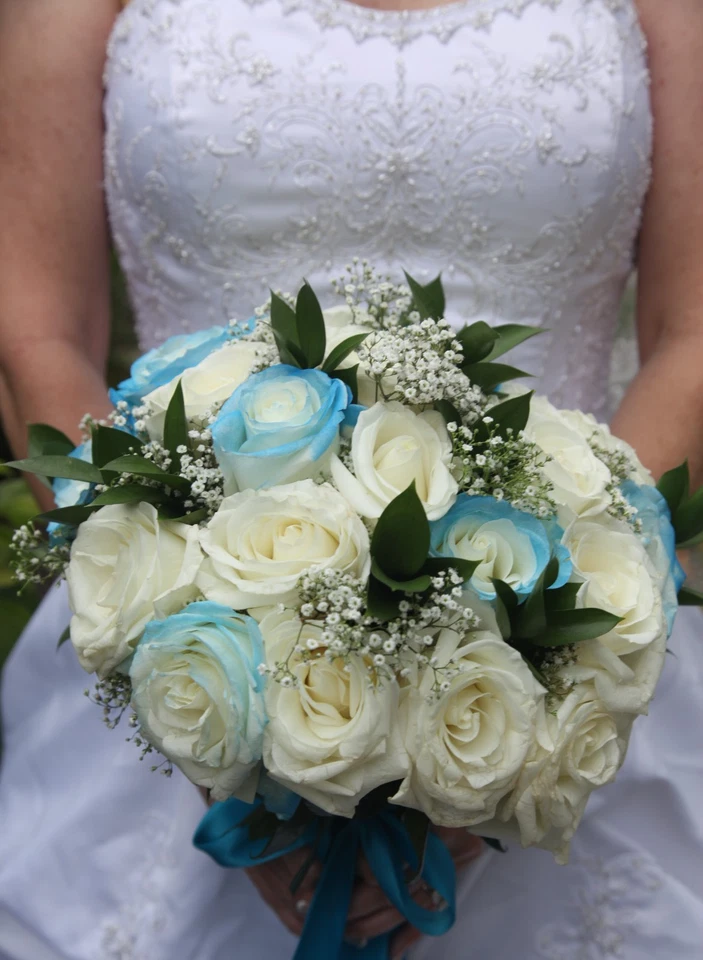 Beautiful Wedding Gown Size 14 With Beaded Bodice! - Image 4 of 4