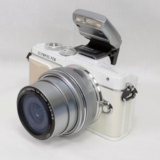 OLYMPUS PEN Lite E-PL7 14-42mm EZ Lens Kit