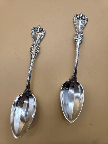 Set of 2 STERLING SILVER TOWLE OLD COLONIAL 1895 TEASPOONS 50gr .925 46gr .999