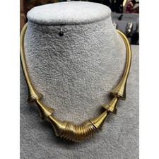 #28. Sleek Textured Coiled Wire Necklace