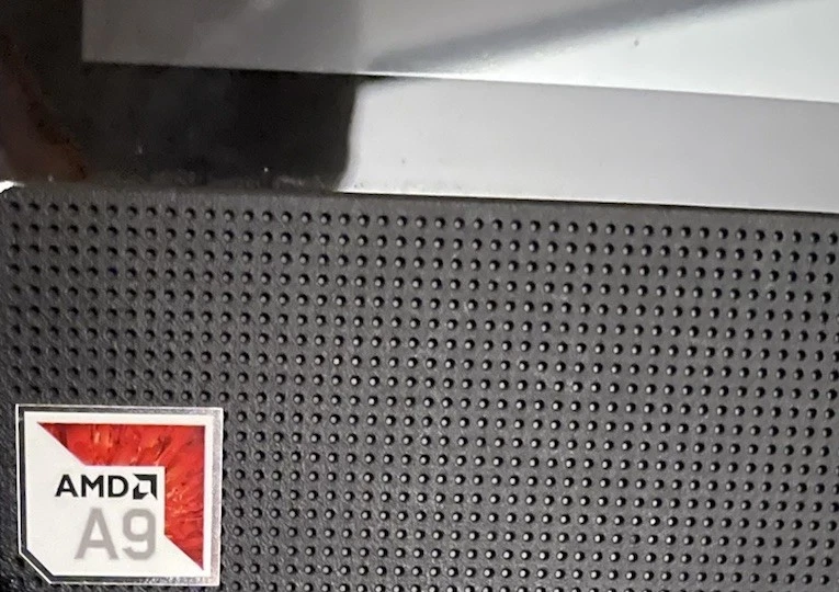 Dell Inspiron 3477 AIO 24" - Core i3-7130U 2.7GHz 8GB RAM 500GB SSD WORKING  - Image 3 of 4