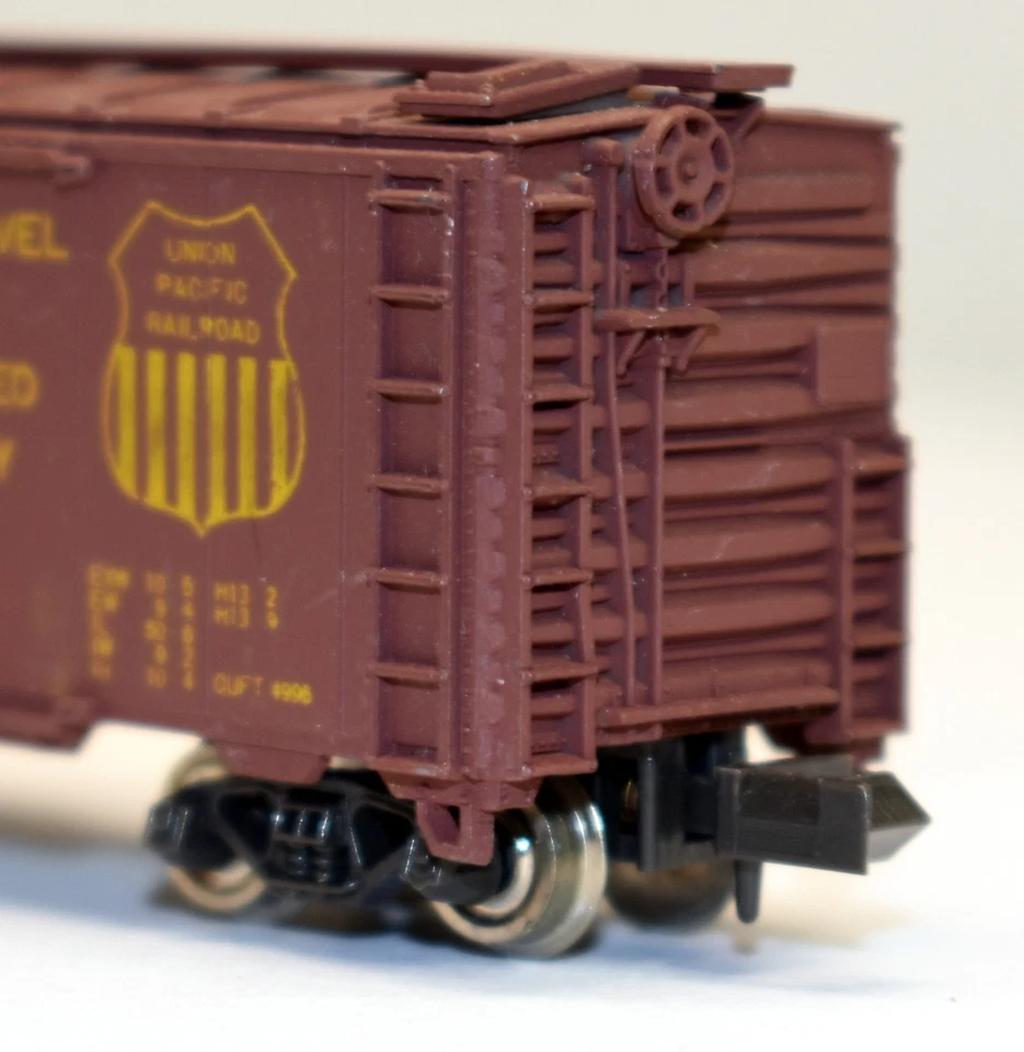 CON-COR N Scale UNION PACIFIC 52' Single Door Box Car #201721; Metal Wheels - Image 2 of 4
