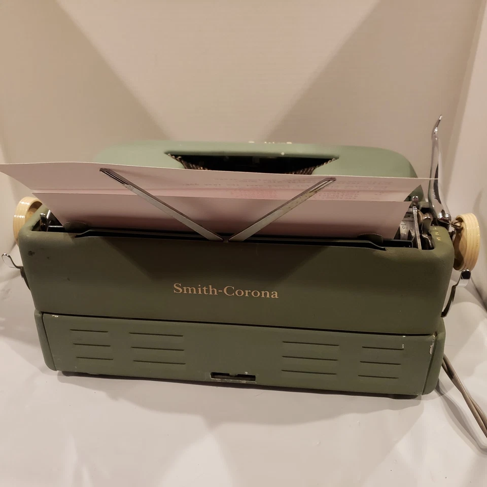Smith Corona 5TE Seafoam Electric Typewriter With Case - Serviced Works! - Image 4 of 4