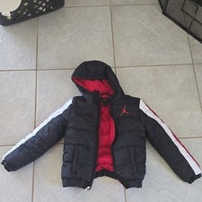 Jordan Boys Hooded Puffer Jacket Black Red White Size M 10-12 Years 132-147cm