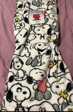 BERKSHIRE PEANUTS SNOOPY AND WOODSTOCK THROW BLANKET - WHITE 60x 70 IN