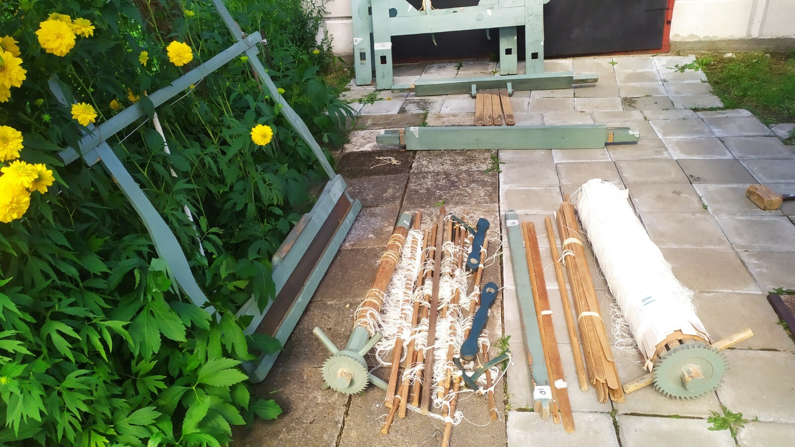 Antique 1900 Wooden Sweden Farm Large Weaving Loom 