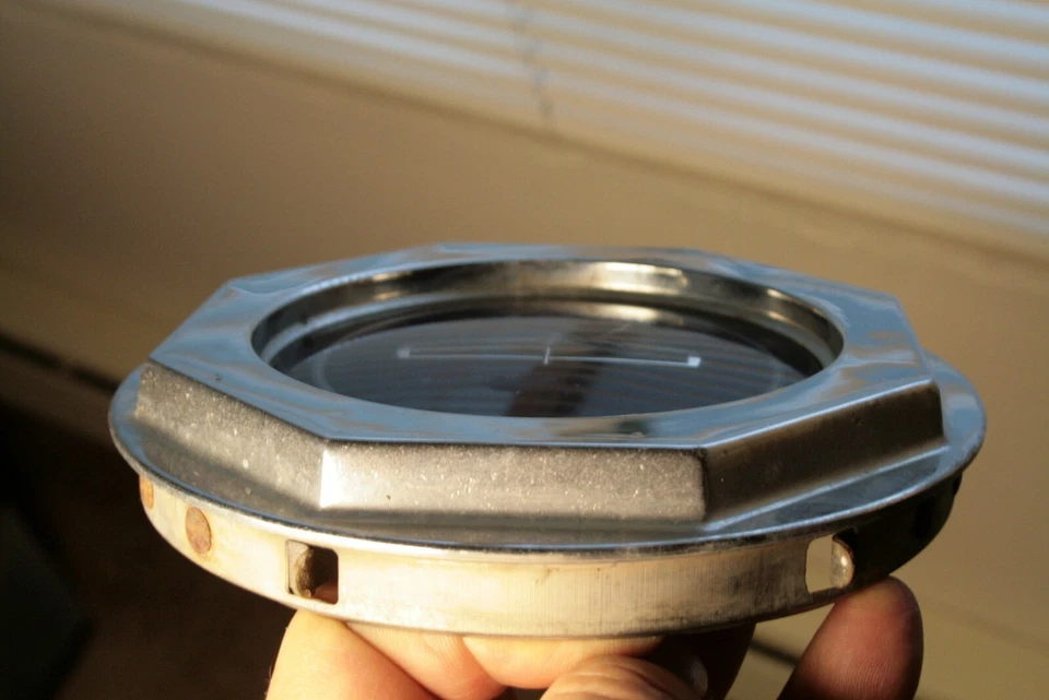 Tapacubos central rueda Lincoln Town Car 87 Mark VII vintage borgoña Foto 3 de 4