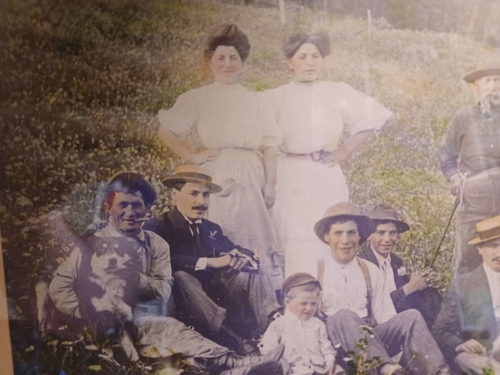 Antique Framed Tinted Photograph Bowler Straw Hat Late 1800s Early 1900s Hike - Picture 2 of 4