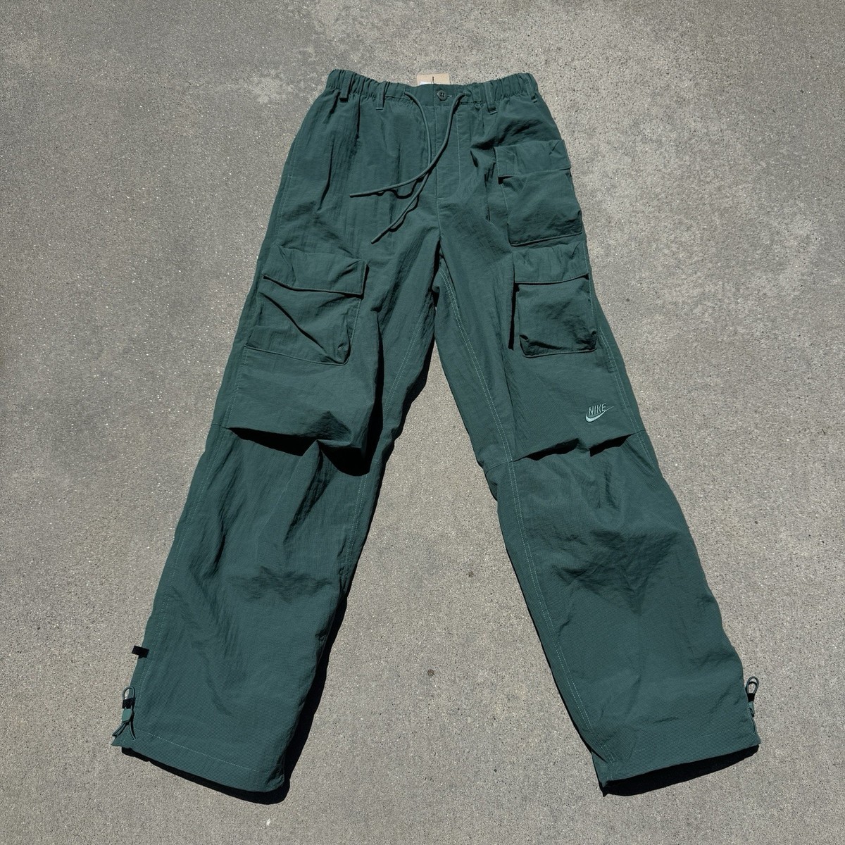 パンツ NIKE NSW TECH PACK WOVEN CARGO PANT NIKE TECH PACK WOVEN CARGO PANTS TROUSERS BV4639 065 GREY