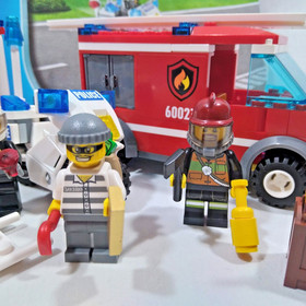 🔥LEGO 60023 CITY STARTER SET 100% Complete w/ Instructions & Minifigures NICE