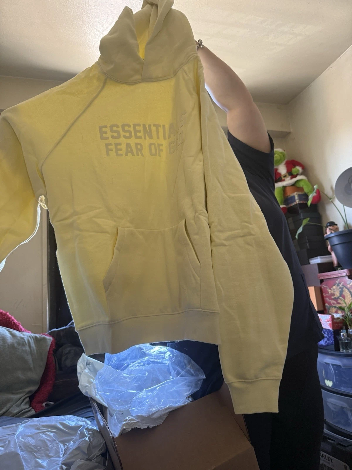 Felpa con cappuccio Fear of God Essentials Canary taglia Medium