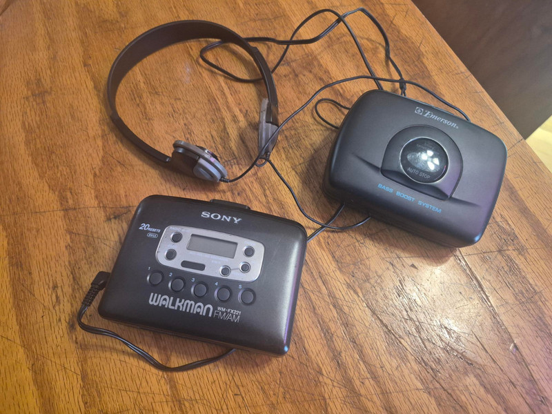 2x 1990s Sony Walkman & Emerson walkman Panasonic headphones as-is condition
