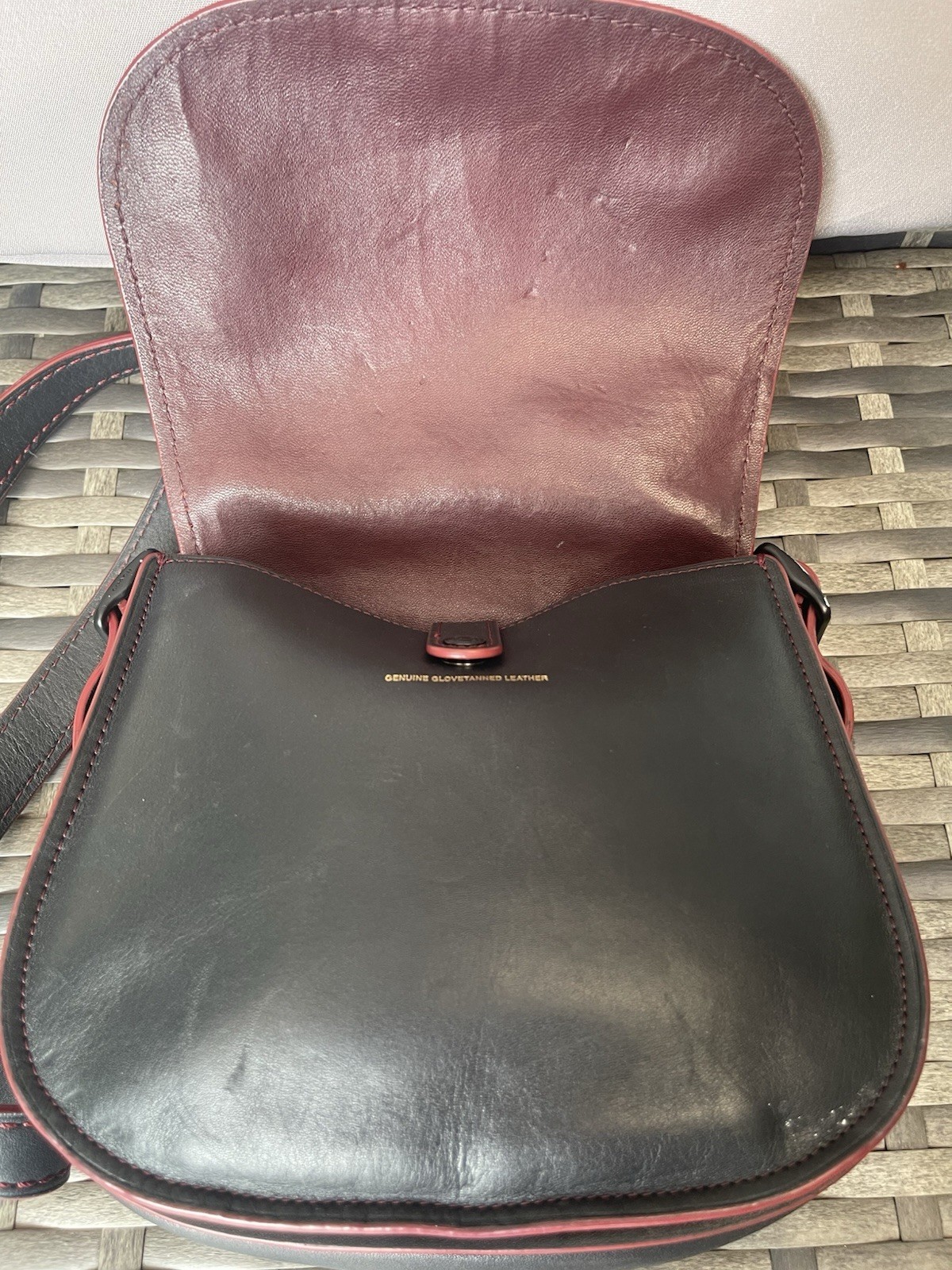 Coach saddle bag Black leather bag with red contrast stitching and edged details image 4