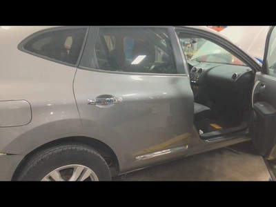 Used Rear Right Door Assembly Rear Side fits: 2015 Nissan Rogue electric w/priva