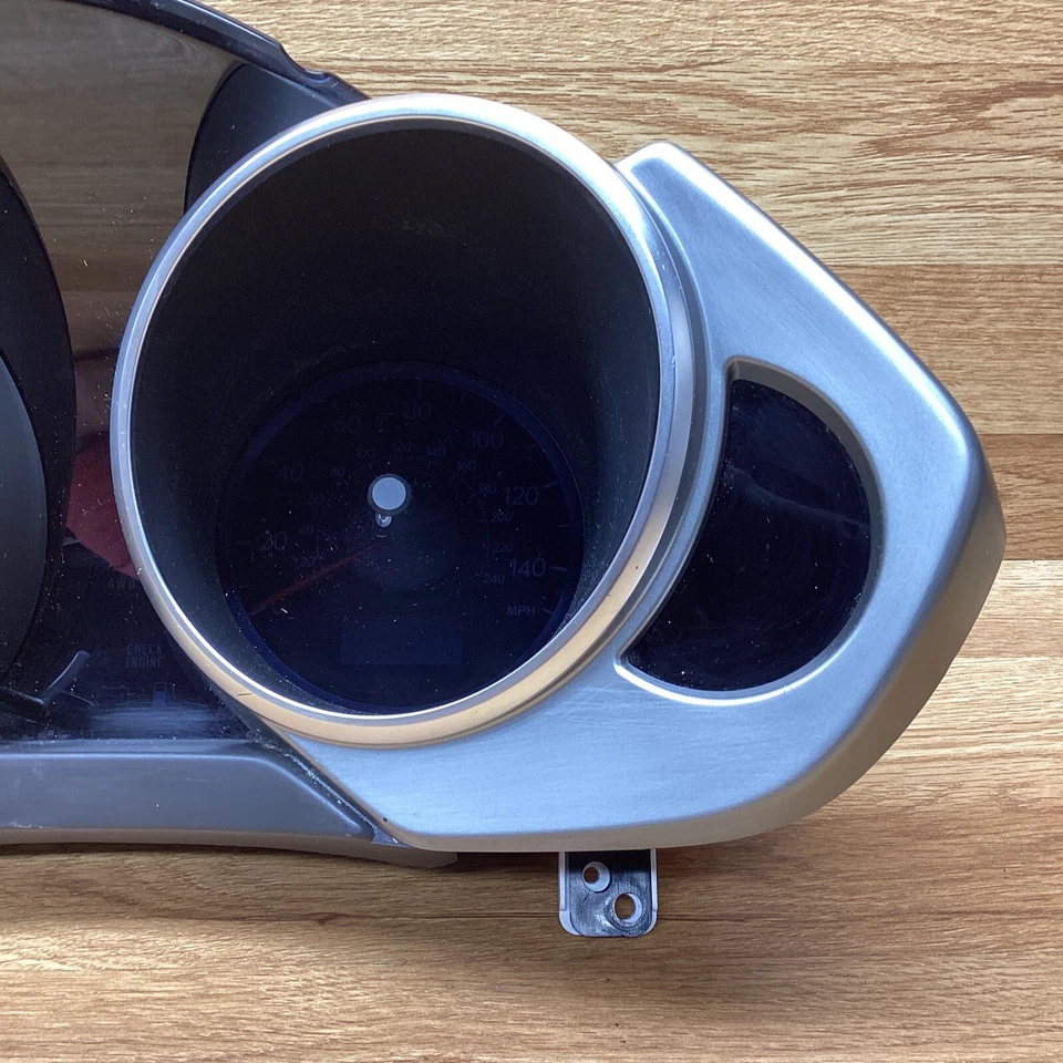 SUBARU B9 TRIBECA 2006,2007 USADO MPH MONTAJE DE CUADRO DE INSTRUMENTOS OEM Foto 3 de 4