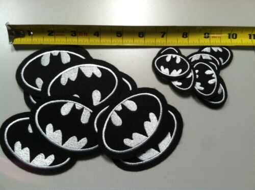 Toppa Batman 3,5" ampia tenuta termica supporto ferro su supporto nero feltro bianco logo lotto 2 pz - Foto 3 di 3